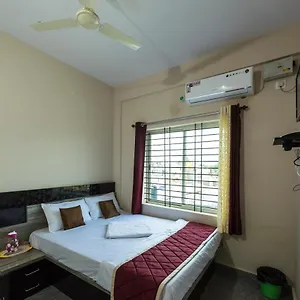 Oyo 9544 Crown Residency 3*, Mysore India